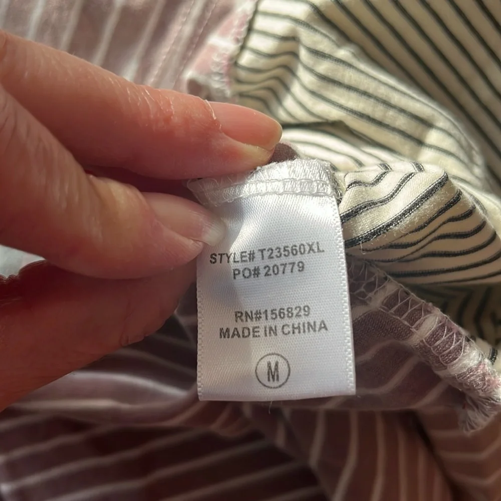 Like new White Birch oversized top - Picture 13 of 13